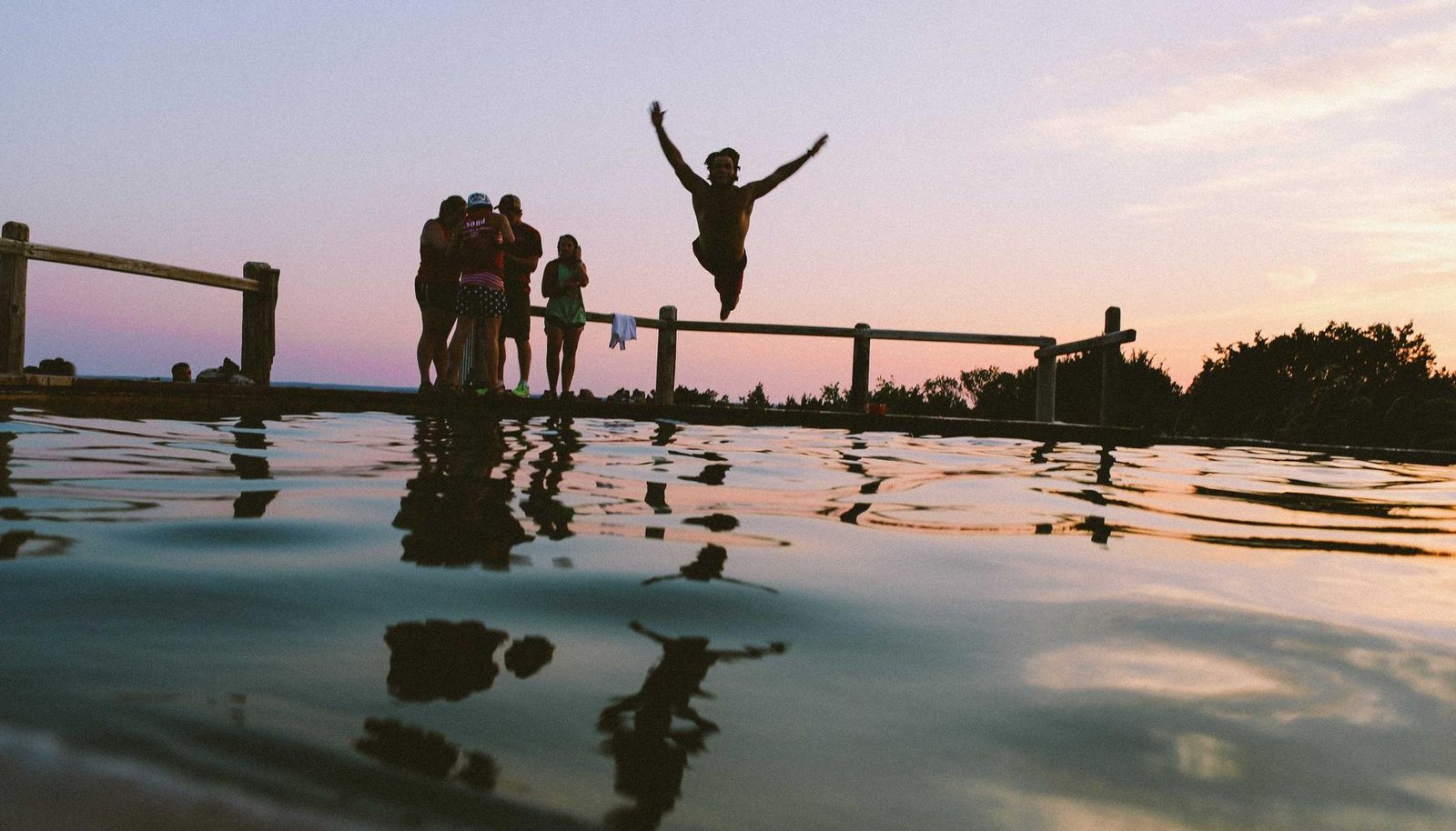 صورة توضيحية: 7 أسباب وحلول لصوت عالي في مكيفات جري